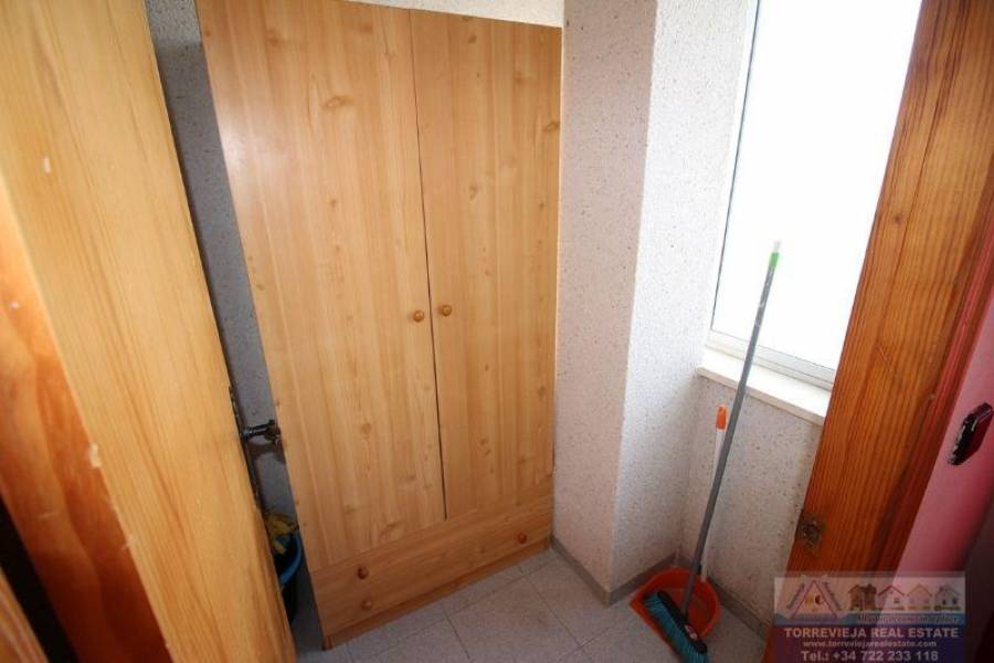 Torrevieja,Alicante,España,1 BañoBathrooms,Pisos,8237