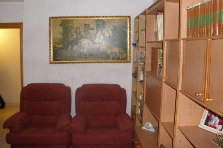 Alicante,Alicante,España,4 Bedrooms Bedrooms,1 BañoBathrooms,Pisos,8262