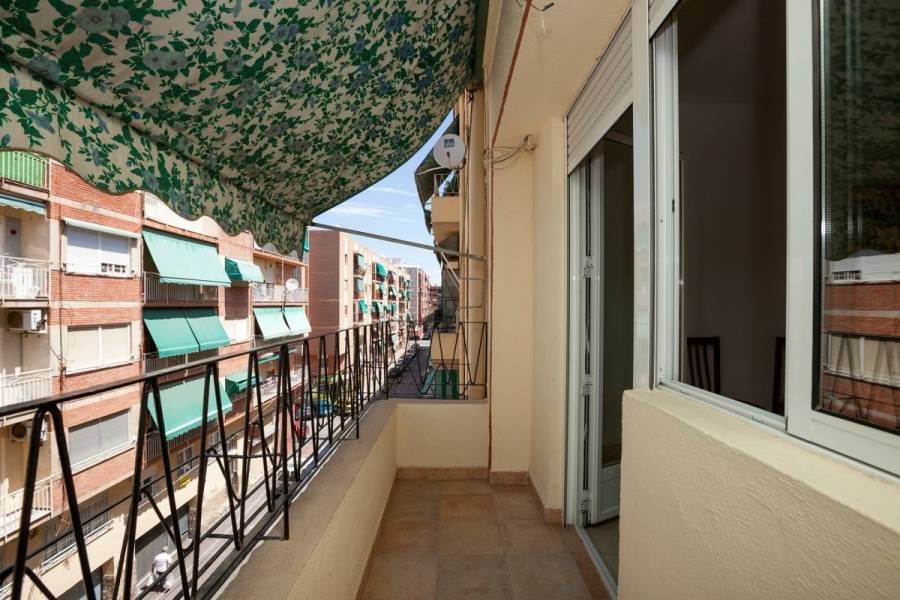 Alicante,Alicante,España,3 Bedrooms Bedrooms,1 BañoBathrooms,Pisos,8280
