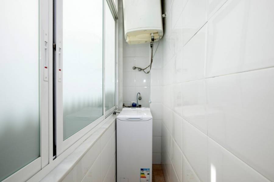 Alicante,Alicante,España,3 Bedrooms Bedrooms,1 BañoBathrooms,Pisos,8280