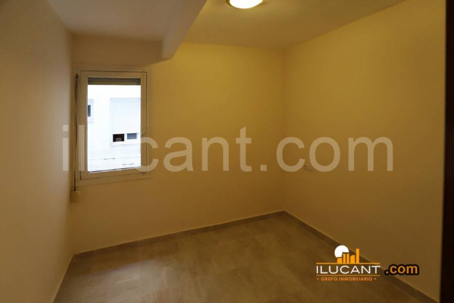 Alicante,Alicante,España,3 Bedrooms Bedrooms,1 BañoBathrooms,Pisos,8285