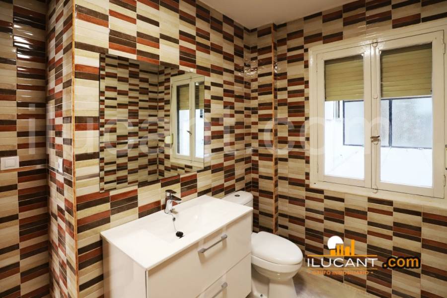 Alicante,Alicante,España,3 Bedrooms Bedrooms,1 BañoBathrooms,Pisos,8285