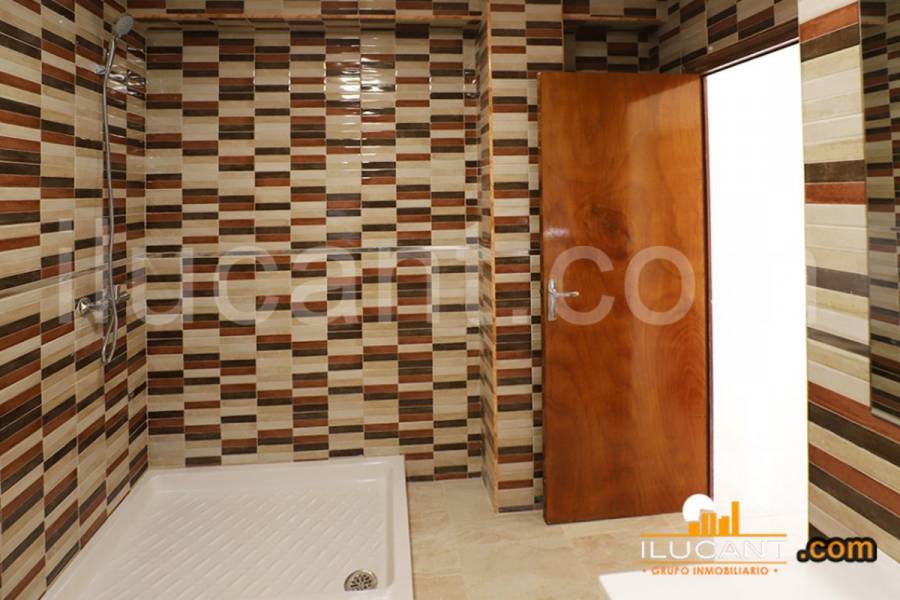 Alicante,Alicante,España,3 Bedrooms Bedrooms,1 BañoBathrooms,Pisos,8285