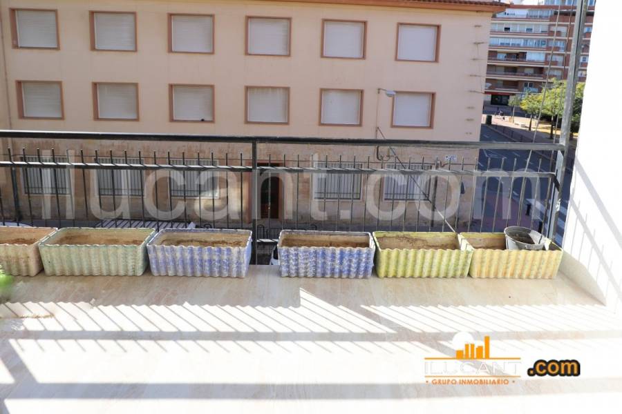 Alicante,Alicante,España,3 Bedrooms Bedrooms,1 BañoBathrooms,Pisos,8285