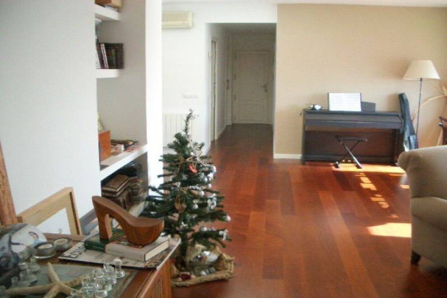 Alicante,Alicante,España,3 Bedrooms Bedrooms,1 BañoBathrooms,Pisos,8410