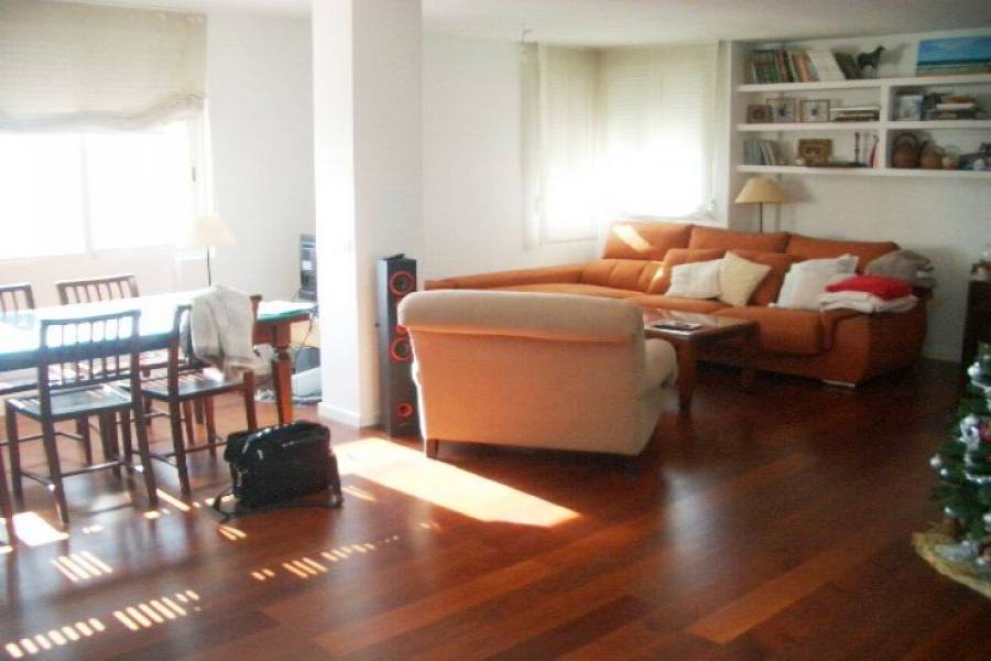 Alicante,Alicante,España,3 Bedrooms Bedrooms,1 BañoBathrooms,Pisos,8410