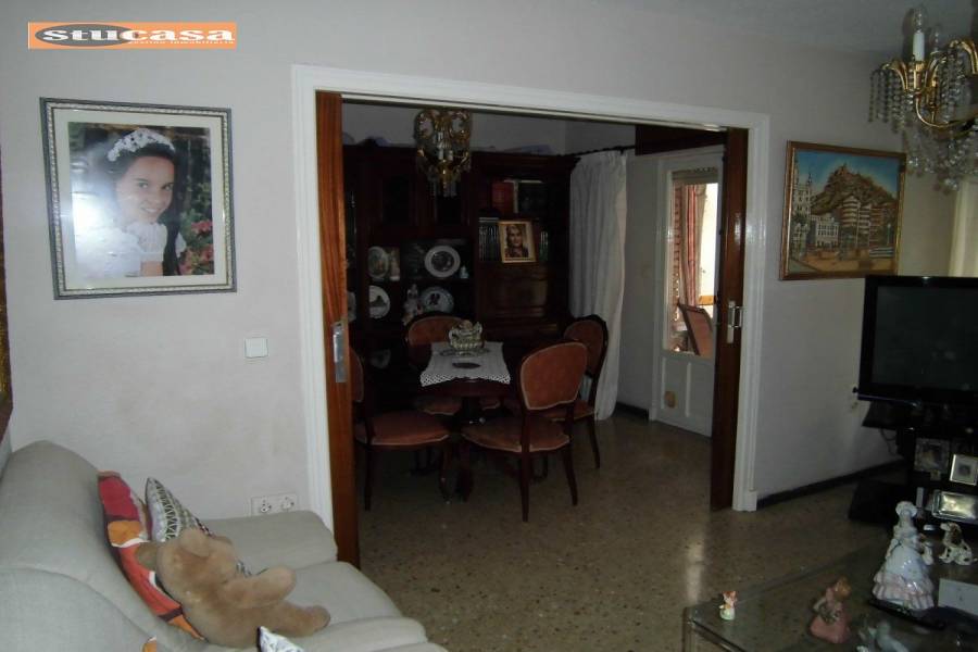Alicante,Alicante,España,3 Bedrooms Bedrooms,1 BañoBathrooms,Pisos,8414