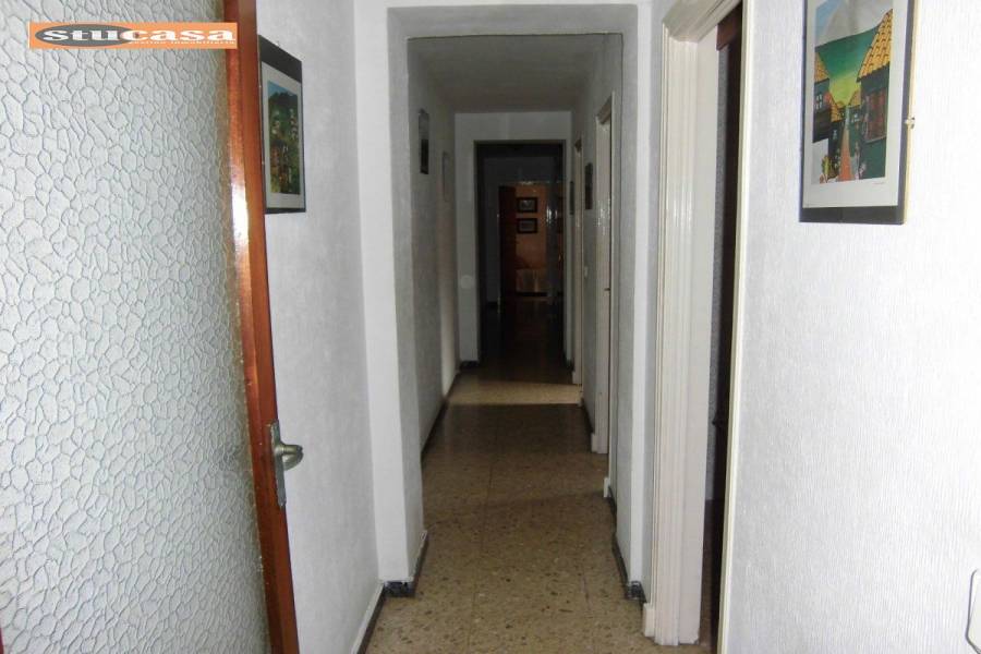 Alicante,Alicante,España,3 Bedrooms Bedrooms,1 BañoBathrooms,Pisos,8414