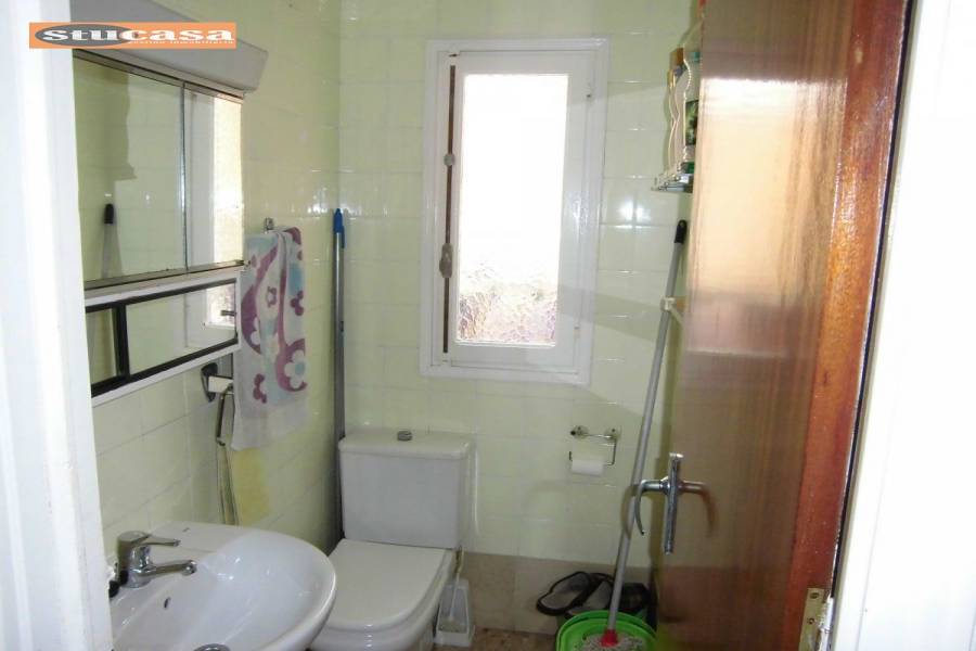 Alicante,Alicante,España,3 Bedrooms Bedrooms,1 BañoBathrooms,Pisos,8414