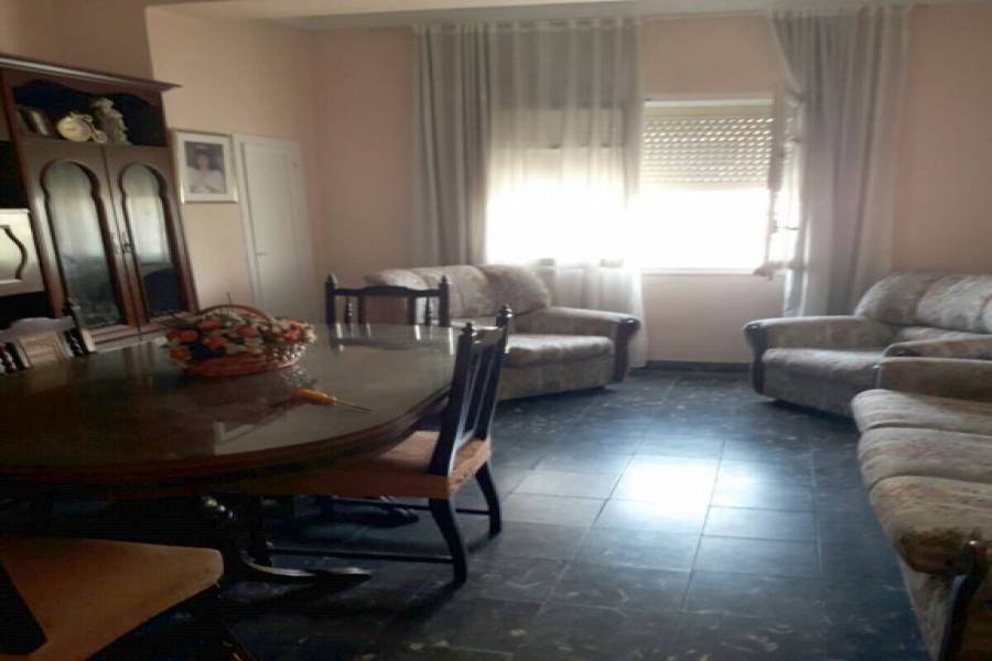 Alicante,Alicante,España,3 Bedrooms Bedrooms,1 BañoBathrooms,Pisos,8419