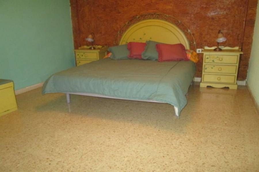 Alicante,Alicante,España,3 Bedrooms Bedrooms,1 BañoBathrooms,Pisos,8606