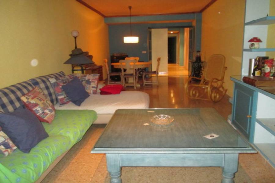 Alicante,Alicante,España,3 Bedrooms Bedrooms,1 BañoBathrooms,Pisos,8606