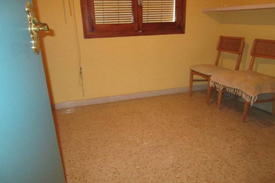 Alicante,Alicante,España,3 Bedrooms Bedrooms,1 BañoBathrooms,Pisos,8606