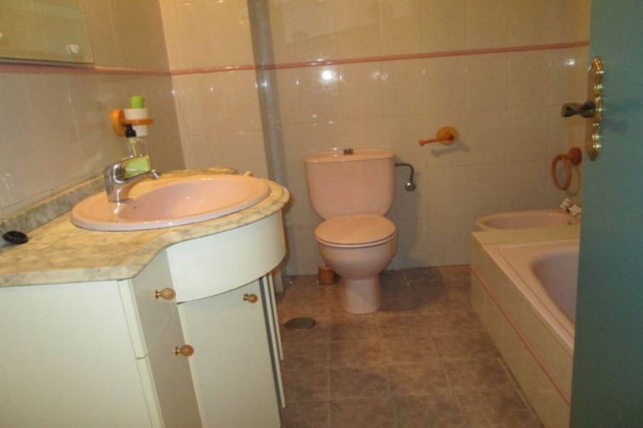 Alicante,Alicante,España,3 Bedrooms Bedrooms,1 BañoBathrooms,Pisos,8606