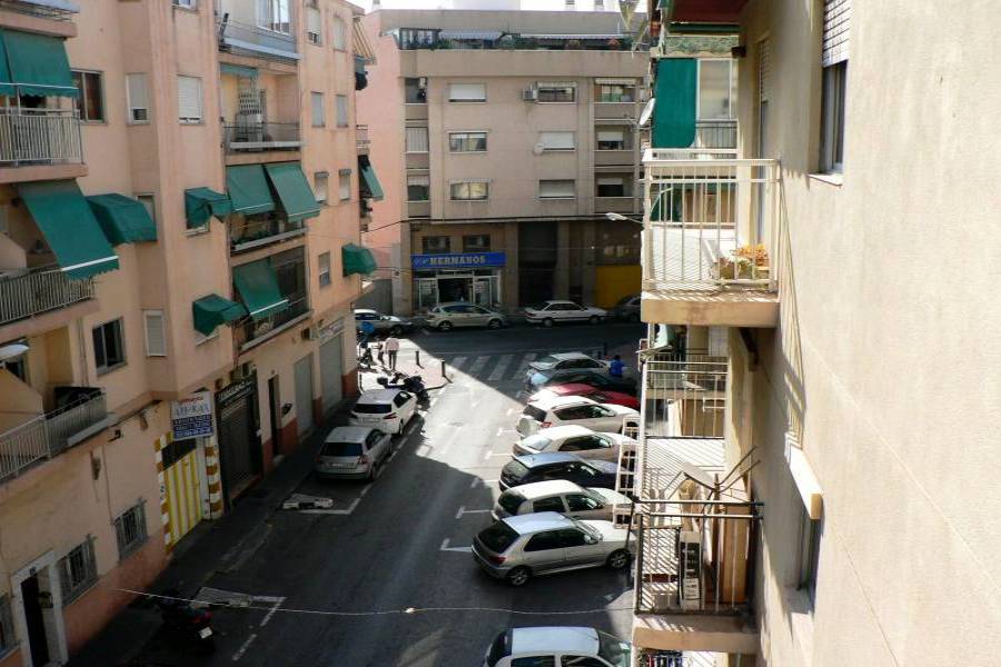 Alicante,Alicante,España,4 Bedrooms Bedrooms,1 BañoBathrooms,Pisos,8651