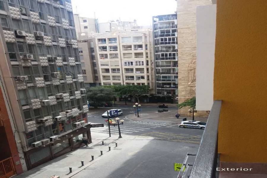 Alicante,Alicante,España,5 Bedrooms Bedrooms,2 BathroomsBathrooms,Pisos,8826