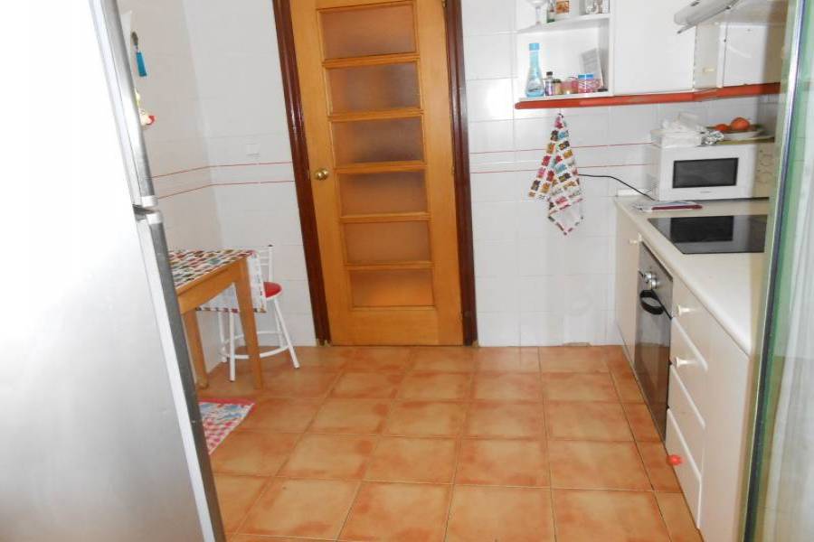 Alicante,Alicante,España,3 Bedrooms Bedrooms,2 BathroomsBathrooms,Pisos,8991