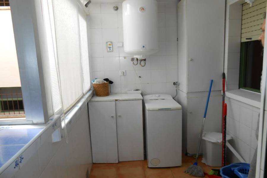 Alicante,Alicante,España,3 Bedrooms Bedrooms,2 BathroomsBathrooms,Pisos,8991