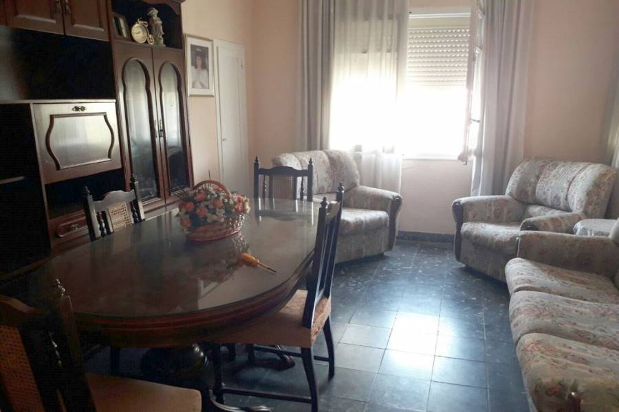 Alicante,Alicante,España,3 Bedrooms Bedrooms,1 BañoBathrooms,Pisos,9195