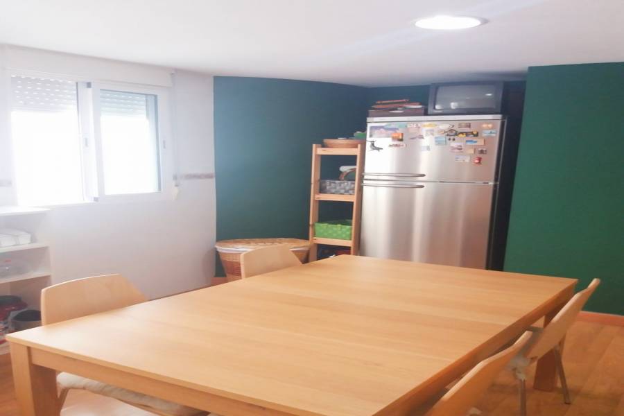 Alicante,Alicante,España,2 Bedrooms Bedrooms,2 BathroomsBathrooms,Pisos,9196