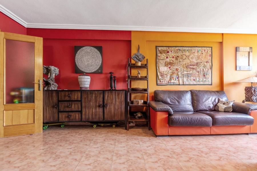 Alicante,Alicante,España,4 Bedrooms Bedrooms,2 BathroomsBathrooms,Pisos,9202