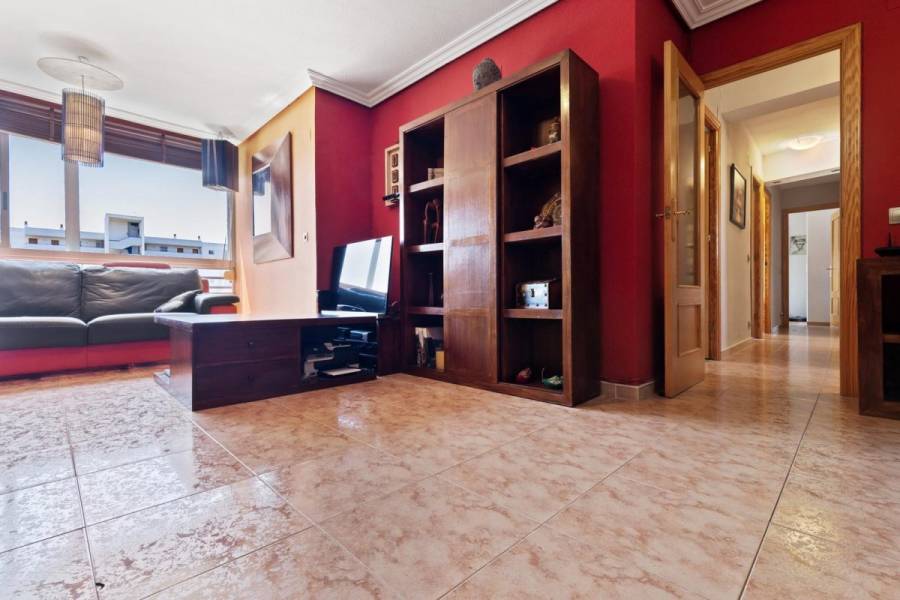 Alicante,Alicante,España,4 Bedrooms Bedrooms,2 BathroomsBathrooms,Pisos,9202