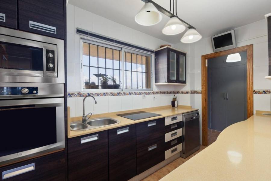 Alicante,Alicante,España,4 Bedrooms Bedrooms,2 BathroomsBathrooms,Pisos,9202