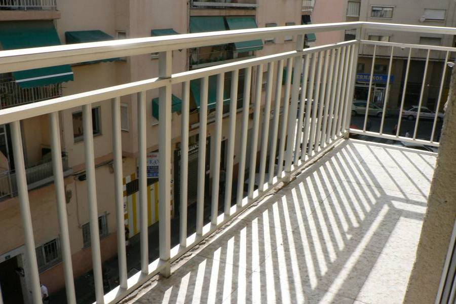 Alicante,Alicante,España,4 Bedrooms Bedrooms,1 BañoBathrooms,Pisos,9237