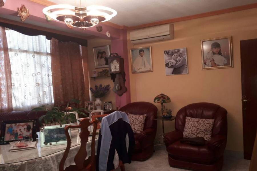 Alicante,Alicante,España,3 Bedrooms Bedrooms,1 BañoBathrooms,Pisos,9370