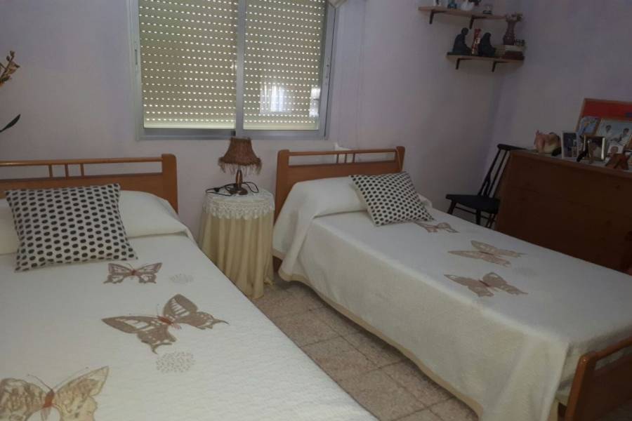 Alicante,Alicante,España,3 Bedrooms Bedrooms,1 BañoBathrooms,Pisos,9370