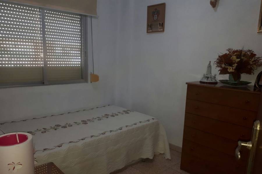 Alicante,Alicante,España,3 Bedrooms Bedrooms,1 BañoBathrooms,Pisos,9370