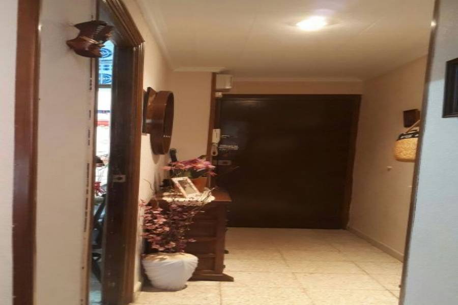 Alicante,Alicante,España,3 Bedrooms Bedrooms,1 BañoBathrooms,Pisos,9370