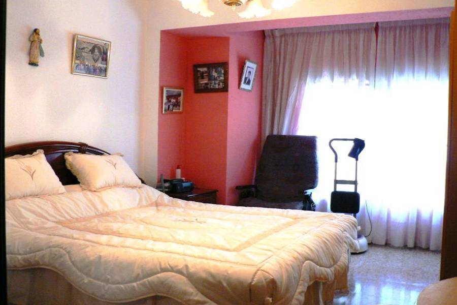 Alicante,Alicante,España,5 Bedrooms Bedrooms,1 BañoBathrooms,Pisos,9373