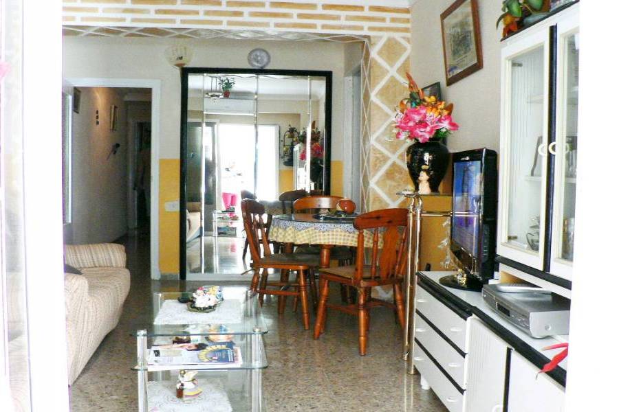 Alicante,Alicante,España,5 Bedrooms Bedrooms,1 BañoBathrooms,Pisos,9373