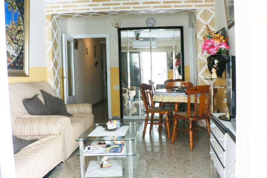 Alicante,Alicante,España,5 Bedrooms Bedrooms,1 BañoBathrooms,Pisos,9373
