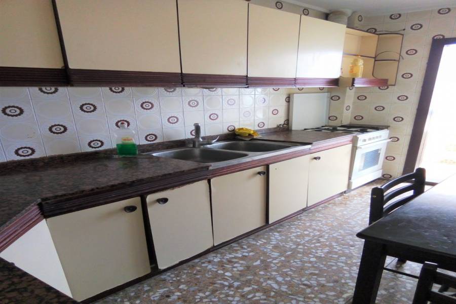 Alicante,Alicante,España,3 Bedrooms Bedrooms,1 BañoBathrooms,Pisos,9393