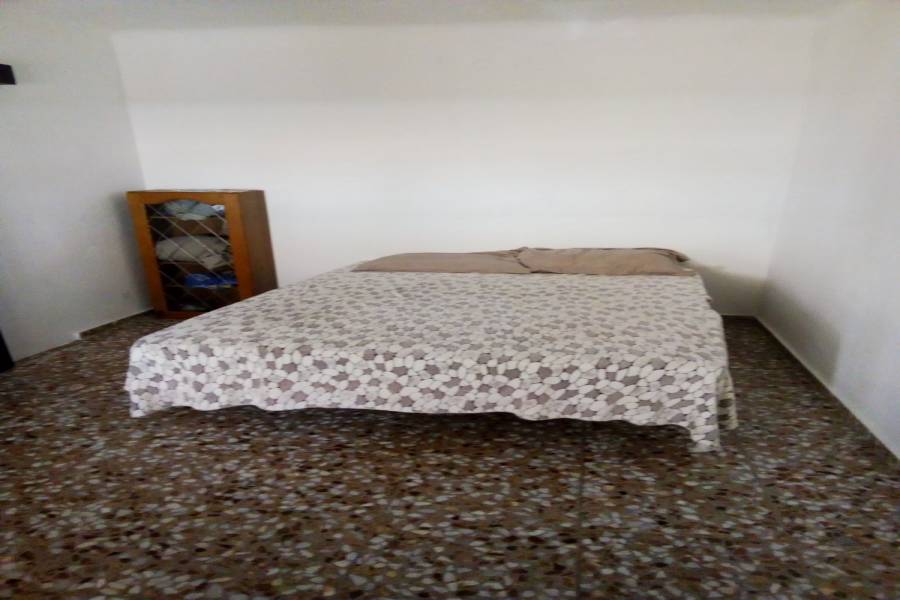 Alicante,Alicante,España,3 Bedrooms Bedrooms,1 BañoBathrooms,Pisos,9393
