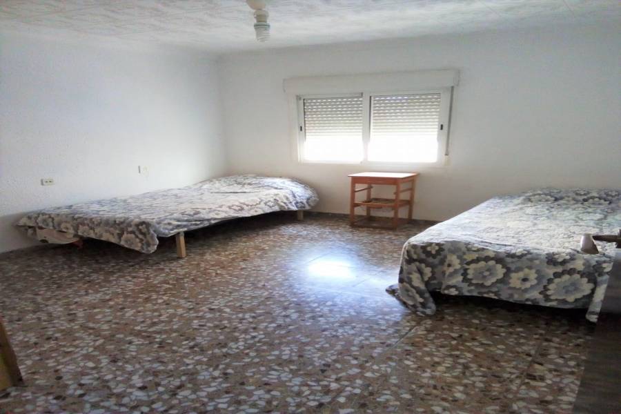 Alicante,Alicante,España,3 Bedrooms Bedrooms,1 BañoBathrooms,Pisos,9393