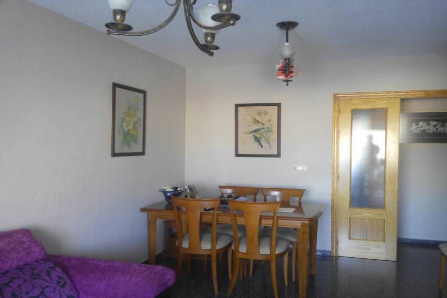 Alicante,Alicante,España,4 Bedrooms Bedrooms,2 BathroomsBathrooms,Pisos,9394
