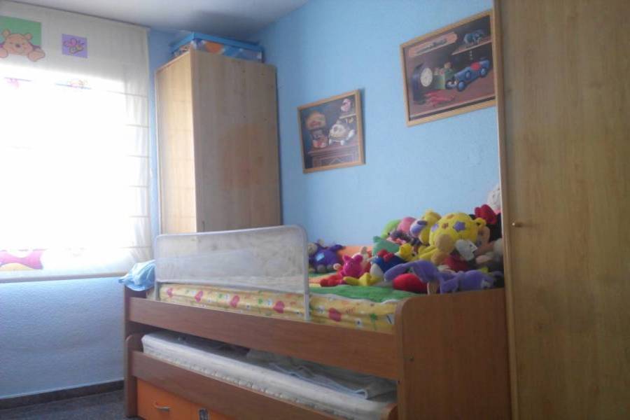 Alicante,Alicante,España,4 Bedrooms Bedrooms,2 BathroomsBathrooms,Pisos,9394