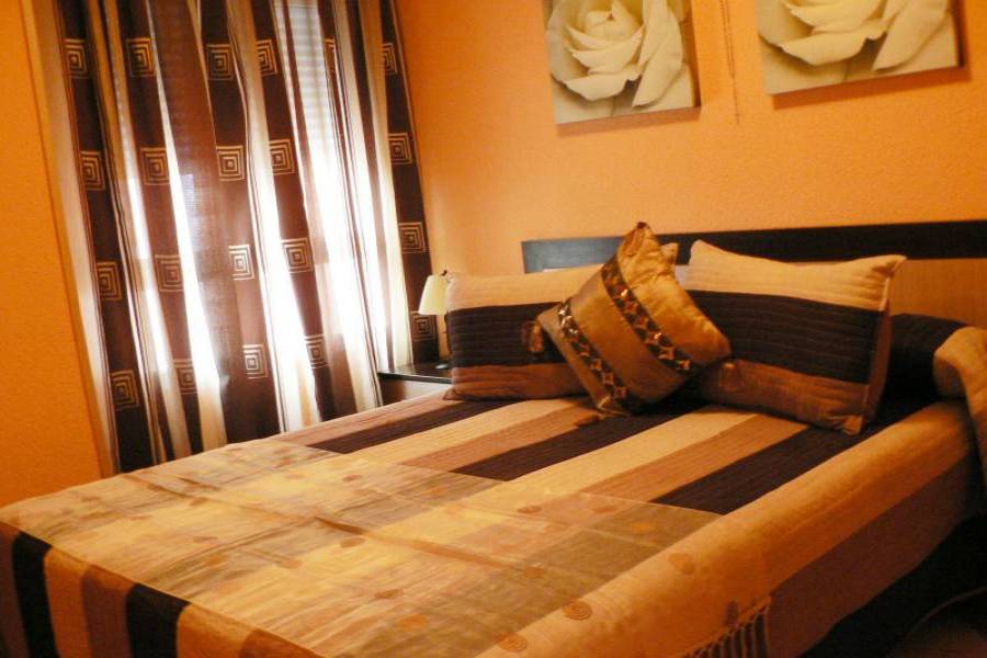 Alicante,Alicante,España,3 Bedrooms Bedrooms,1 BañoBathrooms,Pisos,9411