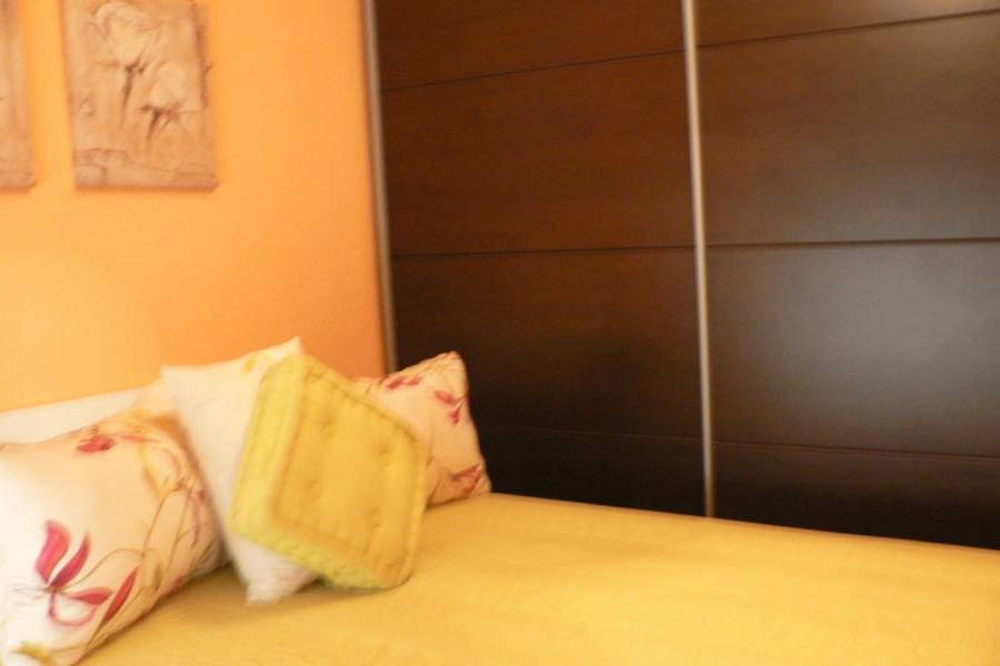 Alicante,Alicante,España,3 Bedrooms Bedrooms,1 BañoBathrooms,Pisos,9411