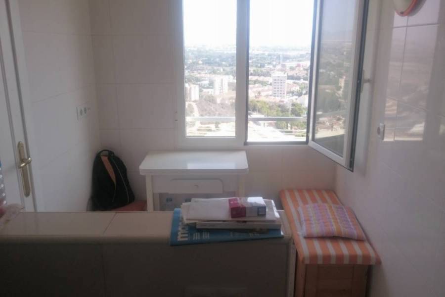 Alicante,Alicante,España,2 Bedrooms Bedrooms,2 BathroomsBathrooms,Pisos,9431