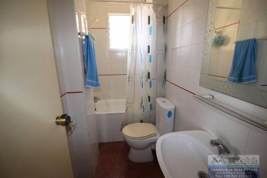 Torrevieja,Alicante,España,1 BañoBathrooms,Pisos,9493