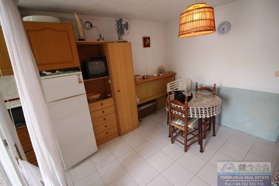 Torrevieja,Alicante,España,1 BañoBathrooms,Pisos,9496