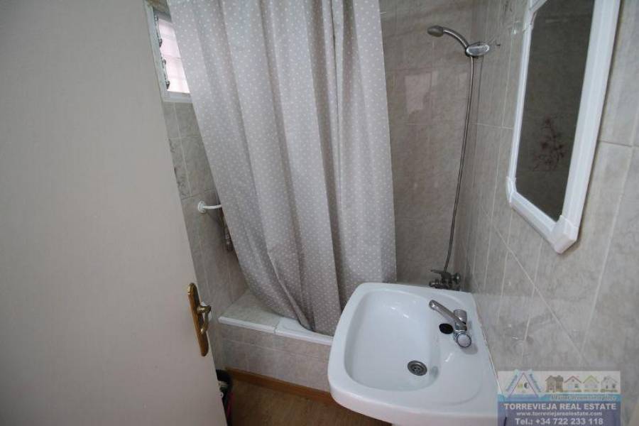Torrevieja,Alicante,España,1 BañoBathrooms,Pisos,9498